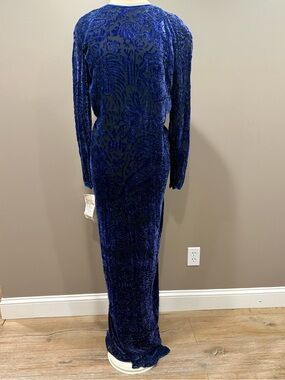 Oscar de la Renta Long Sleeve Velvet Evening Gown - Royal Blue and Black